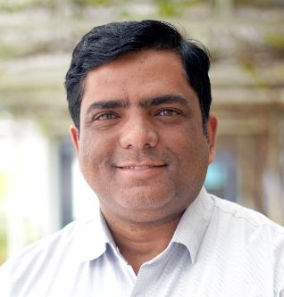 Dr. Vivek Srivastava